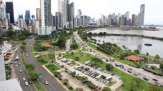 La República de Panamá adjudicó USD 240.9 millones en la segunda subasta de Letras del Tesoro correspondiente a la vigencia 2026, a un plazo de 12 meses, compuesta por USD 240.2 millones en ofertas de primera vuelta, USD 750 mil en segunda vuelta. La República de Panamá adjudicó USD 240.9 millones en la segunda subasta de Letras del Tesoro correspondiente a la vigencia 2026, a un plazo de 12 meses, compuesta por USD 240.2 millones en ofertas de primera vuelta, USD 750 mil en segunda vuelta.