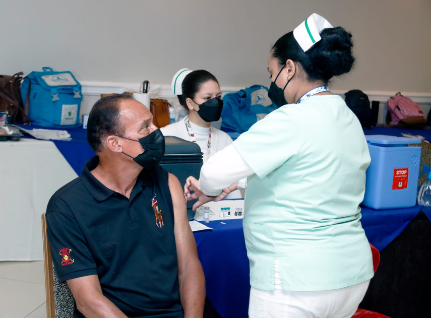 El Minsa recalca la importancia de vacunarse contra el Covid a la población en general para evitar hospitalizaciones o incluso la muerte.