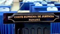 El juicio del caso Odebrecht, el mayor escándalo de corrupción en Panamá que implicó el pago de sobornos para hacerse con obras públicas y cuestionadas donaciones para campañas políticas, se encuentra en su tramo final esta semana con una posible intervención del expresidente Ricardo Martinelli, asilado en Colombia, que dará paso luego a un período de deliberación de hasta 30 días para emitir la sentencia. El juicio del caso Odebrecht, el mayor escándalo de corrupción en Panamá que implicó el pago de sobornos para hacerse con obras públicas y cuestionadas donaciones para campañas políticas, se encuentra en su tramo final esta semana con una posible intervención del expresidente Ricardo Martinelli, asilado en Colombia, que dará paso luego a un período de deliberación de hasta 30 días para emitir la sentencia.