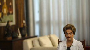 Rousseff está dispuesta a visitar a quien la invite