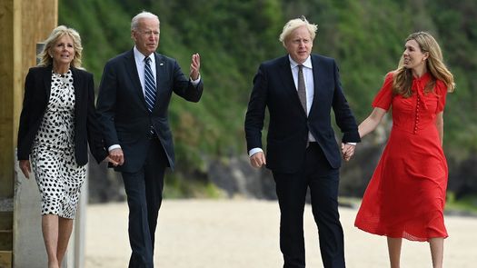 Boris Johnson cancela viaje por caso de covid en su entorno y en medio de escándalo político
