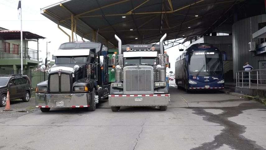 ATTT restringe permisos de carga sobredimensionada