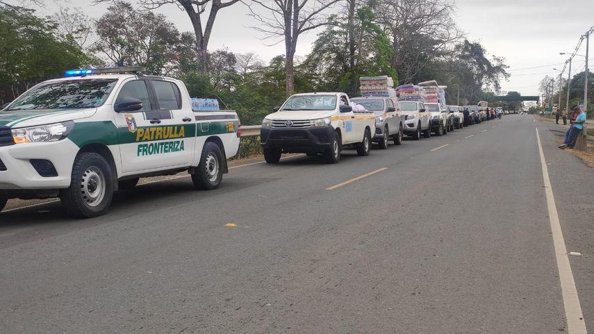 Trasladan ayuda a damnificados por incendio en comarca Wargandí. Foto cortesía.