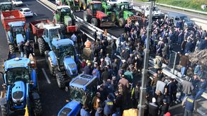 Los agricultores franceses preparan el cerco de París