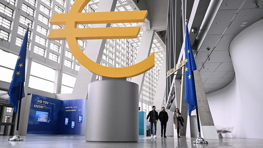Banco Central Europeo recorta sus tipos de interés para apoyar la economía