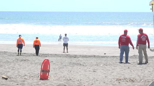 En Chiriquí, hasta ahora se han realizado labores de salvamento y extracción de varias personas en Las Lajas, pero en su mayoría estas situaciones se han registrado en Playa La Barqueta.
