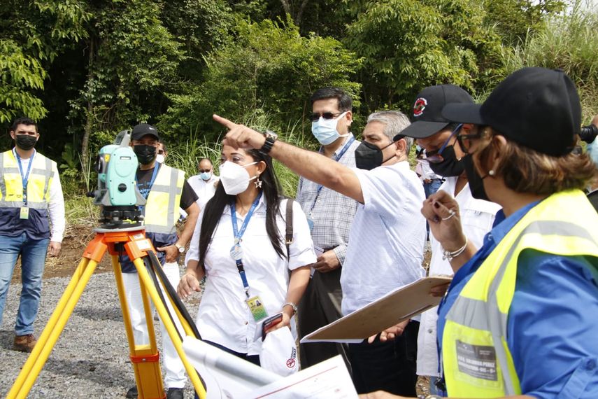 El ministro de Salud (Minsa), Luis Francisco Sucre realizó un recorrido e inspección por los terrenos donde se construirá el nuevo Instituto Oncológico Nacional.