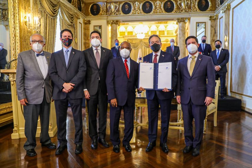 Nito Cortizo sanciona proyecto de incentivos turísticos