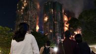 Un incendio que arrasa un inmenso complejo residencial de Hong Kong provocó al menos 36 muertos y más de 200 personas están desaparecidas este jueves tras el peor siniestro registrado en varias décadas en la ciudad. Un incendio que arrasa un inmenso complejo residencial de Hong Kong provocó al menos 36 muertos y más de 200 personas están desaparecidas este jueves tras el peor siniestro registrado en varias décadas en la ciudad.