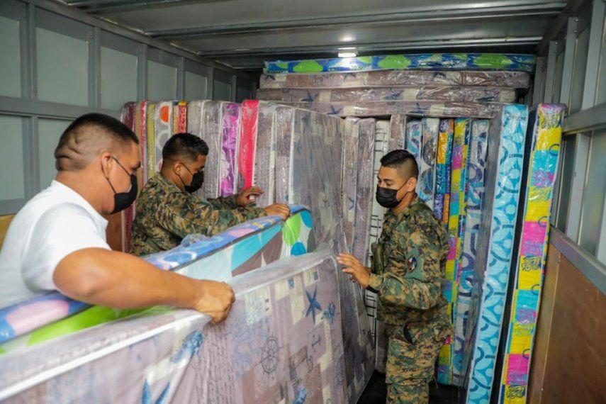 Mides reparte ayuda humanitaria en Bocas del Toro tras inundaciones