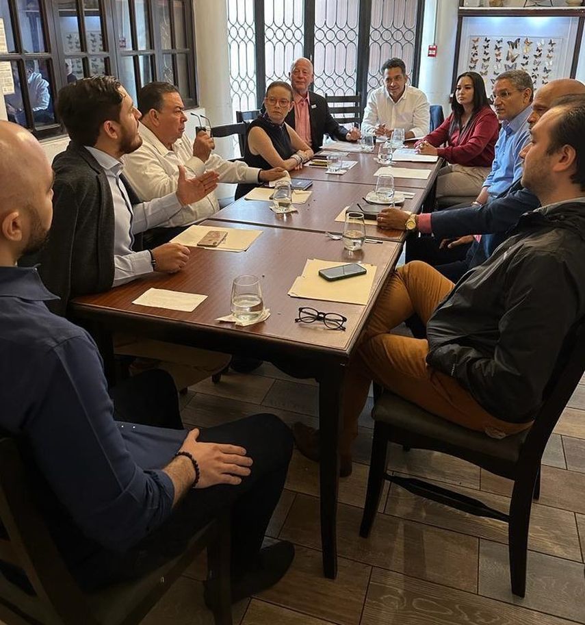 Ricardo Lombana estuvo en la reunión con los precandidatos por la libre postulación. Ricardo Lombana estuvo en la reunión con los precandidatos por la libre postulación.