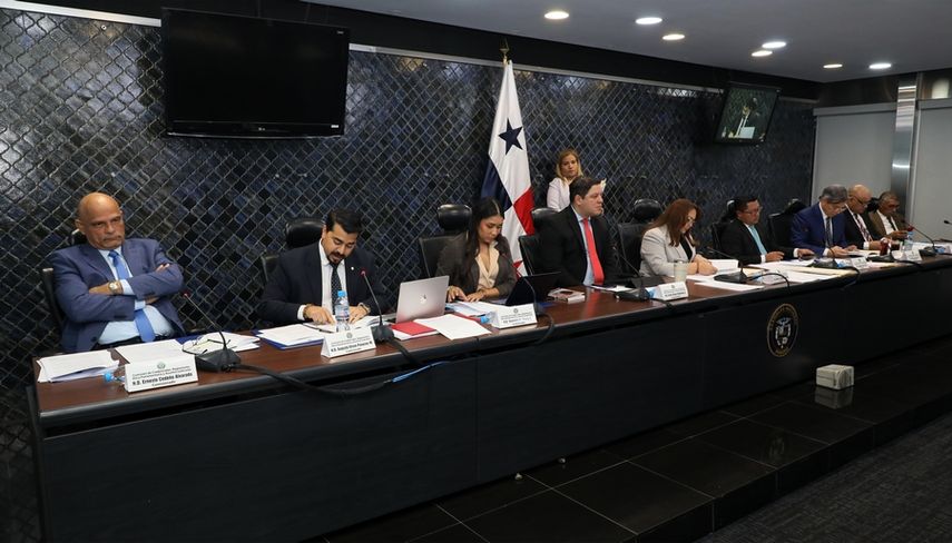 Los diputados de la Comisión de Credenciales realizaron cuestionamientos a los designados magistrados de la Corte Suprema. Los diputados de la Comisión de Credenciales realizaron cuestionamientos a los designados magistrados de la Corte Suprema.