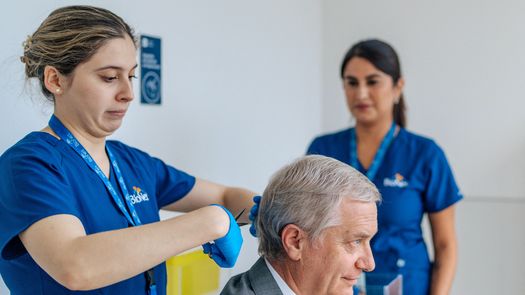 Si nosotros planteamos que tenemos un problema real de narcotráfico, de crimen organizado, tenemos que acreditar que cualquier autoridad que ejerce un cargo público debe estar muy lejos de lo que son las redes del narcotráfico, dijo Kast. Si nosotros planteamos que tenemos un problema real de narcotráfico, de crimen organizado, tenemos que acreditar que cualquier autoridad que ejerce un cargo público debe estar muy lejos de lo que son las redes del narcotráfico, dijo Kast.