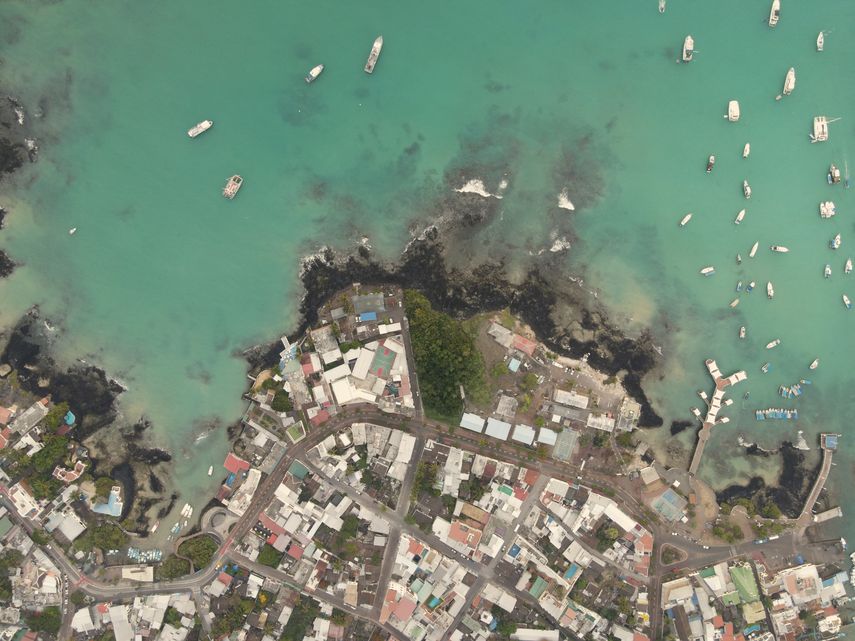 Ecuador: Embarcación con diésel se hundió en islas Galápagos