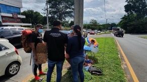 Las autoridades iniciaron recorridos de verificación en diferentes puntos de Chiriquí para sensibilizar a las familias de migrantes que permanecen en las calles y semáforos solicitando apoyo económico con menores de edad en brazos. &nbsp;