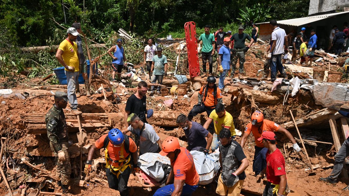 Brasil Diluvio deja 44 muertos; sigue búsqueda de personas