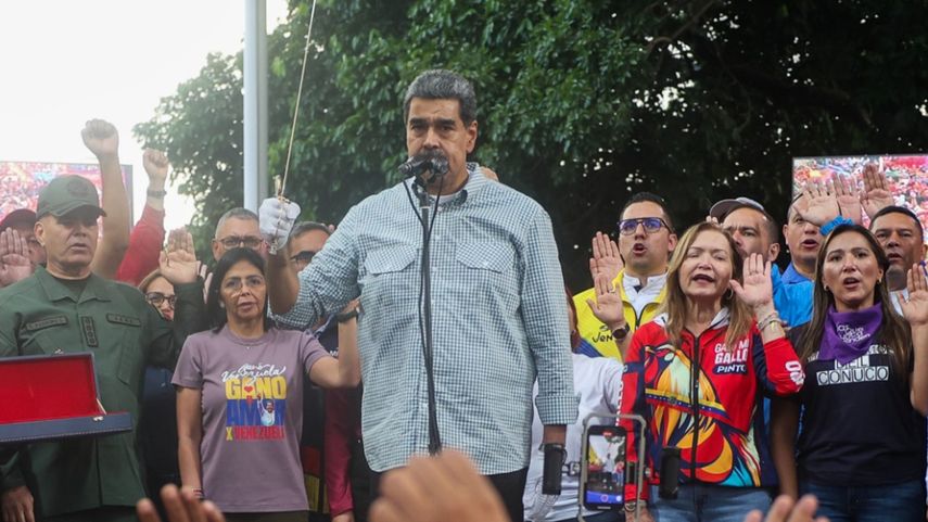 Edmundo González Urrutia, rival del mandatario Nicolás Maduro en las presidenciales de Venezuela, dijo el miércoles haber firmado bajo "coacción" un documento para "acatar" un fallo judicial que convalidó la cuestionada reelección del gobernante izquierdista y poder así partir al exilio en España. Edmundo González Urrutia, rival del mandatario Nicolás Maduro en las presidenciales de Venezuela, dijo el miércoles haber firmado bajo "coacción" un documento para "acatar" un fallo judicial que convalidó la cuestionada reelección del gobernante izquierdista y poder así partir al exilio en España.