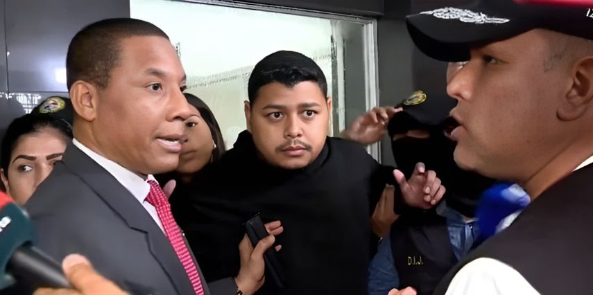 El arzobispo de Panamá, monseñor José Domingo Ulloa, pidió este jueves que se lleven hasta sus últimas consecuencias las investigaciones en torno a la supuesta infiltración del narcotráfico en los organismos del Estado panameño. El arzobispo de Panamá, monseñor José Domingo Ulloa, pidió este jueves que se lleven hasta sus últimas consecuencias las investigaciones en torno a la supuesta infiltración del narcotráfico en los organismos del Estado panameño.