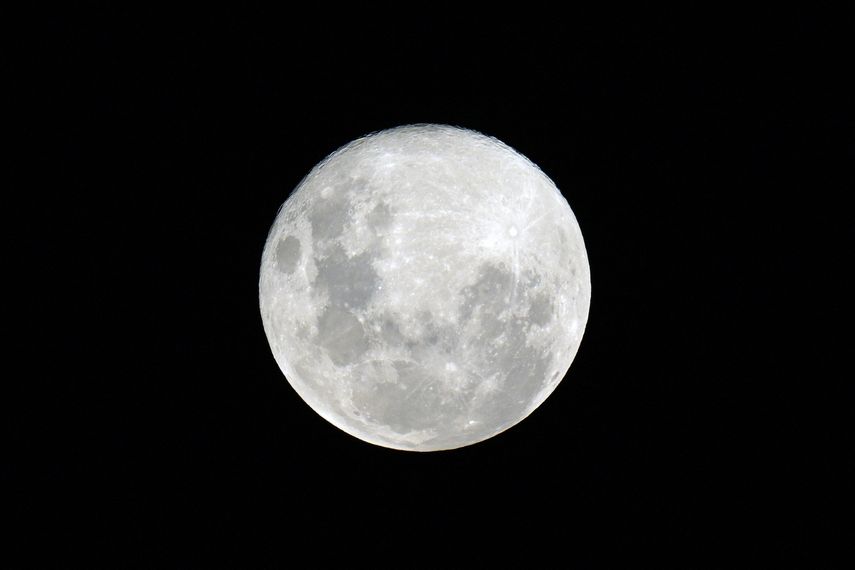 La Luna es más vieja de lo que se creía, según unos astrónomos