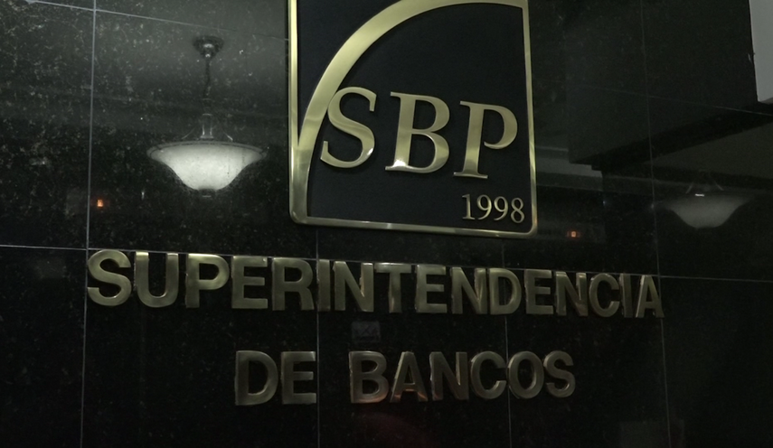 Miltón Ayón Wong fue nombrado como el nuevo Superintendente de Bancos de Panamá y, durante su toma de posesión, destacó tres retos prioritarios que su administración enfrentará. Miltón Ayón Wong fue nombrado como el nuevo Superintendente de Bancos de Panamá y, durante su toma de posesión, destacó tres retos prioritarios que su administración enfrentará.