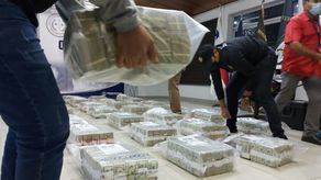 Parte del dinero que ha sido decomisado por las autoridades.