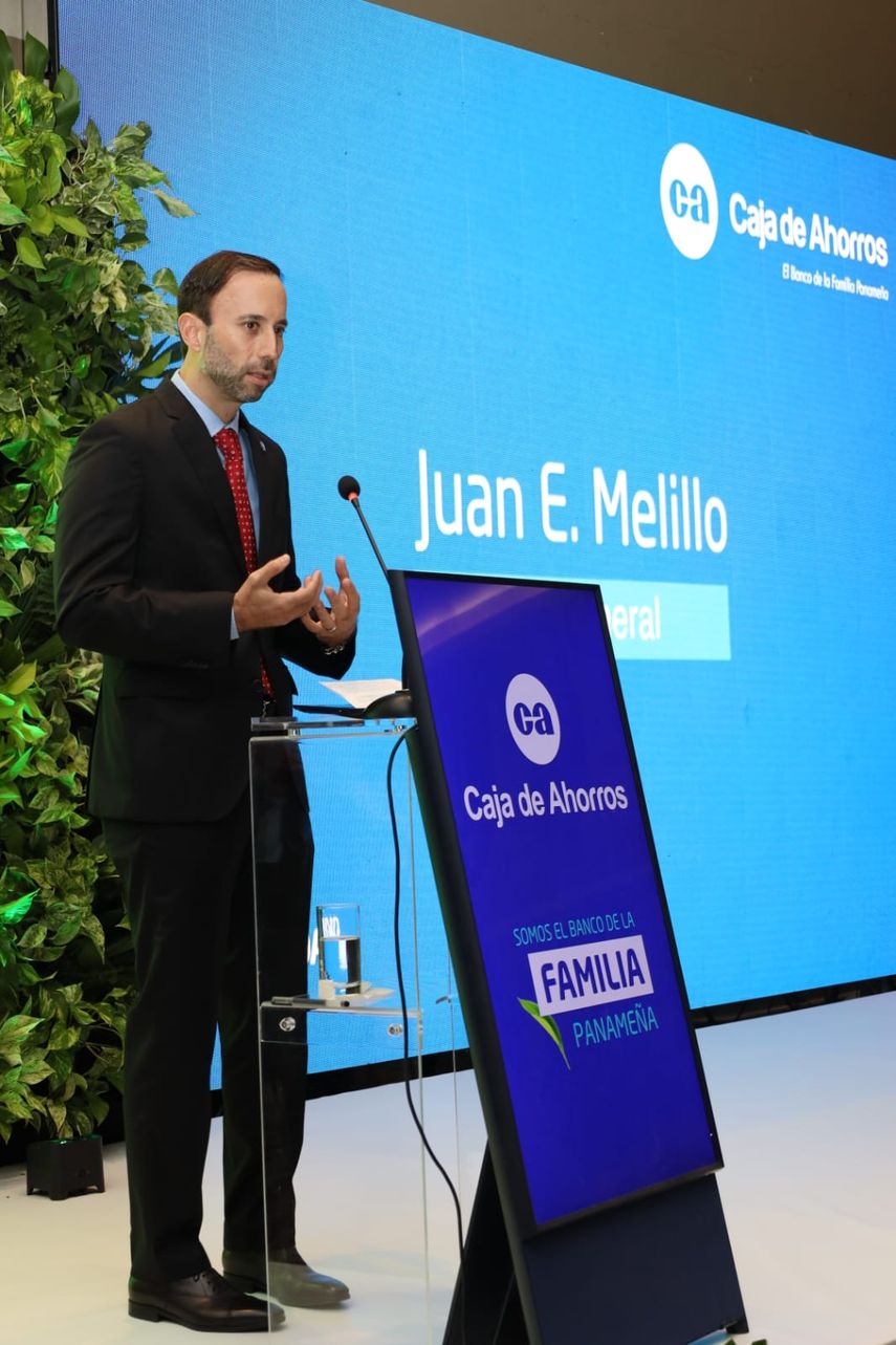 Caja de Ahorros presenta primer Informe de Sostenibilidad.