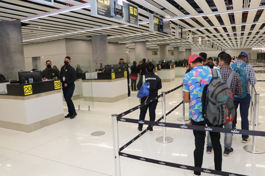 Migración: Excepciones para visas en tránsito de cubanos