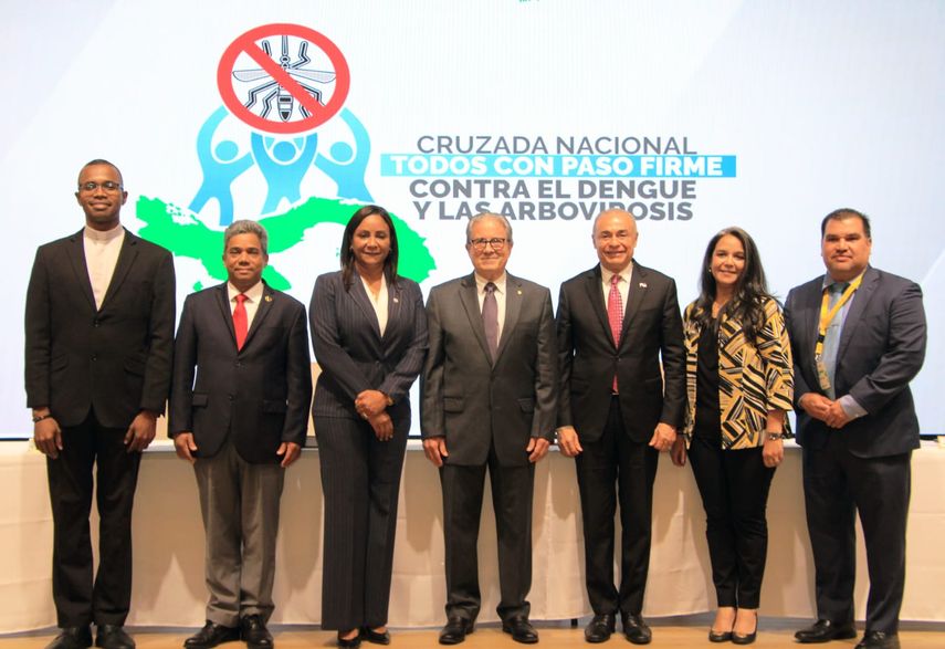 El Ministerio de Salud (Minsa), a través de la Dirección Nacional de Promoción de la Salud, lazó este martes la estrategia Cruzada Nacional: “Todos con paso firme contra el dengue y las arbovirosis”, con el apoyo de la Organización Panamericana de la Salud (OPS). El Ministerio de Salud (Minsa), a través de la Dirección Nacional de Promoción de la Salud, lazó este martes la estrategia Cruzada Nacional: “Todos con paso firme contra el dengue y las arbovirosis”, con el apoyo de la Organización Panamericana de la Salud (OPS).