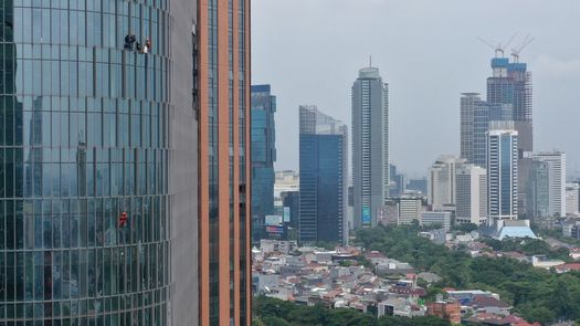 Pánico pero daños limitados por terremoto de magnitud 7,3 en Indonesia