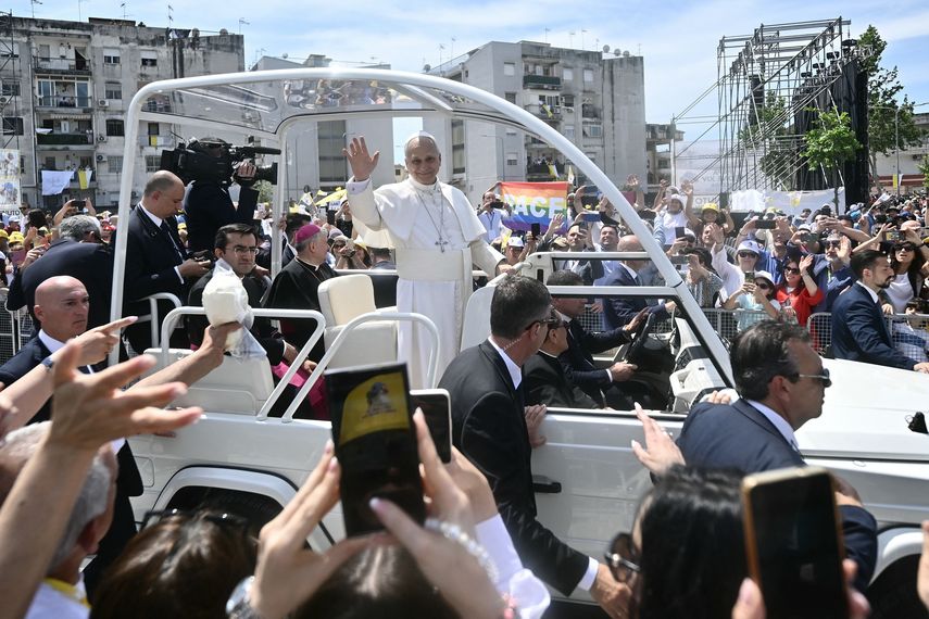 El papa León XIV visitó este sábado la localidad italiana de Acerra