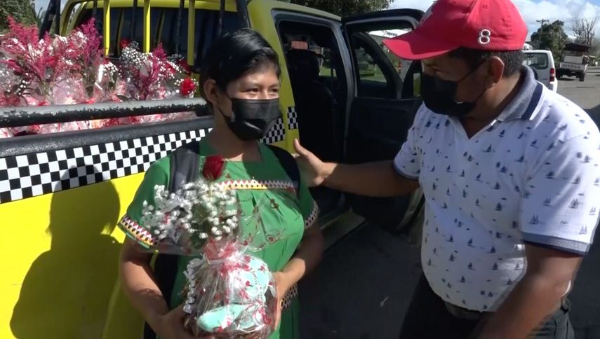 Taxista sorprende en Día de la Madre en San Félix