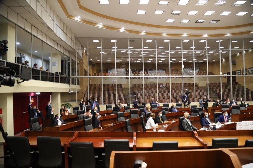Asamblea discute proyecto de moratoria en sesión permanente