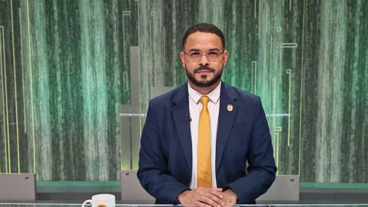 Textos escolares: diputado denuncia incumplimiento de ley que obliga su reutilización