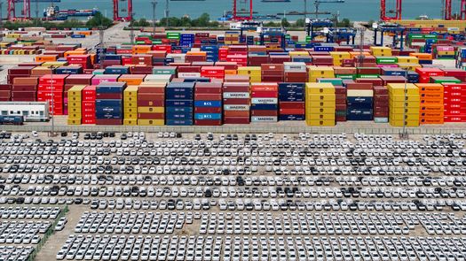 FMI: la economía mundial avanza mejor de lo temido, pero se mantiene la incertidumbre