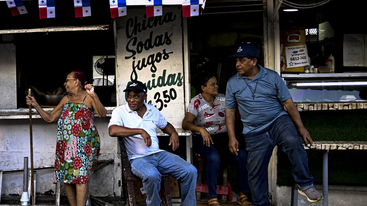 La ministra de Trabajo, Jackeline Muñoz, afirmó este jueves que la tasa de desempleo en Panamá bajó un punto, desde el 10,4 % de la última medición oficial hecha pública en marzo pasado, un comportamiento impulsado por el dinamismo de las contrataciones en los sectores de comercio y manufactura.