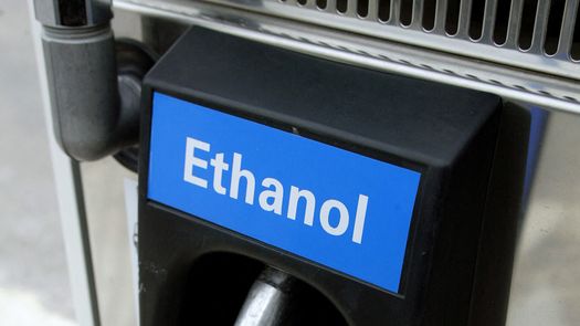 El Gobierno Nacional a través de La Secretaría Nacional de Energía de Panamá aclaró que la mezcla de bioetanol con las gasolinas en el país no es una medida nueva ni surge del proyecto de ley actualmente en discusión en la Asamblea Nacional de Panamá. El Gobierno Nacional a través de La Secretaría Nacional de Energía de Panamá aclaró que la mezcla de bioetanol con las gasolinas en el país no es una medida nueva ni surge del proyecto de ley actualmente en discusión en la Asamblea Nacional de Panamá.