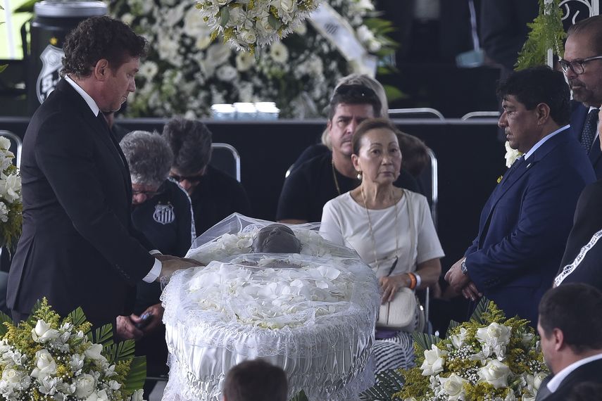 Pelé: Los brasileños dan su último adiós al rey