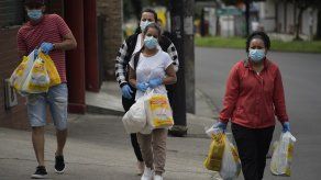 Ecuador registra 4.892 casos en un día