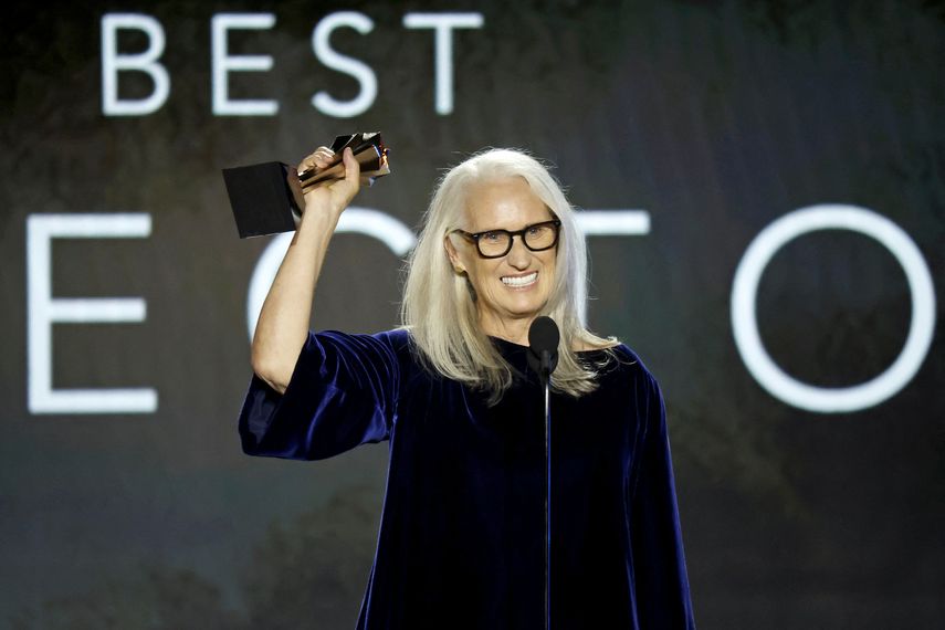 Jane Campion redondeó un fin de semana perfecto en la temporada de premios de Hollywood al ganar este domingo los principales premios en los Critics Choice Awards, ubicando a su oscuro western
