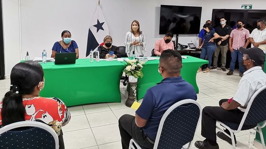 Meduca se reúne con asociación de educadores de Chiriquí