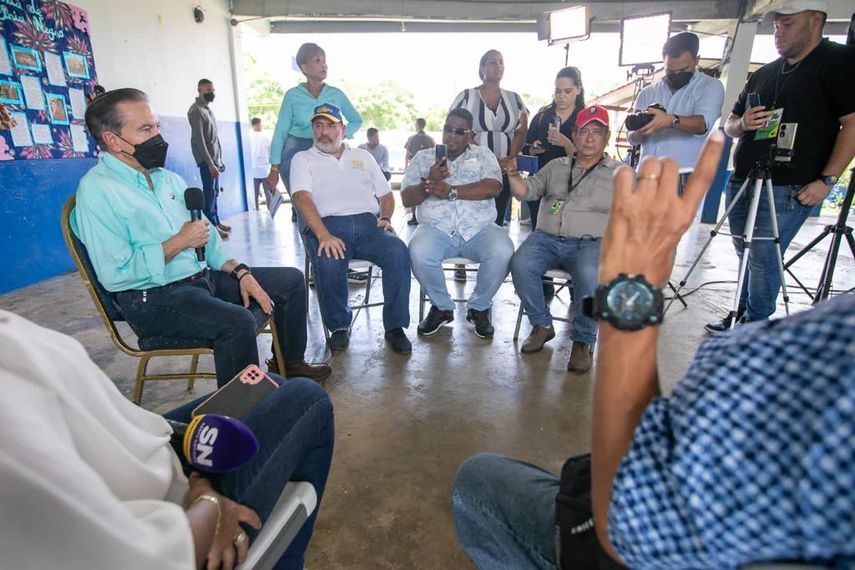 El presidente de la República, Laurentino Nito Cortizo, en su gira de Trabajo Comunitario en la provincia de Colón, se refirió a las protestas que se registran en las inmediaciones de la Asamblea Nacional. El presidente de la República, Laurentino Nito Cortizo, en su gira de Trabajo Comunitario en la provincia de Colón, se refirió a las protestas que se registran en las inmediaciones de la Asamblea Nacional.