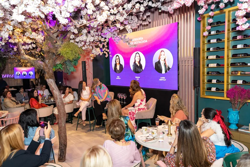 Gala Oye Mujer, espacio para reconocer talentos femeninos.