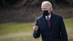 Biden considera adecuada la condena dada al expolicía que mató a Floyd