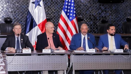 Encuentro entre Panamá y Estados Unidos en la Asamblea Nacional. Encuentro entre Panamá y Estados Unidos en la Asamblea Nacional.