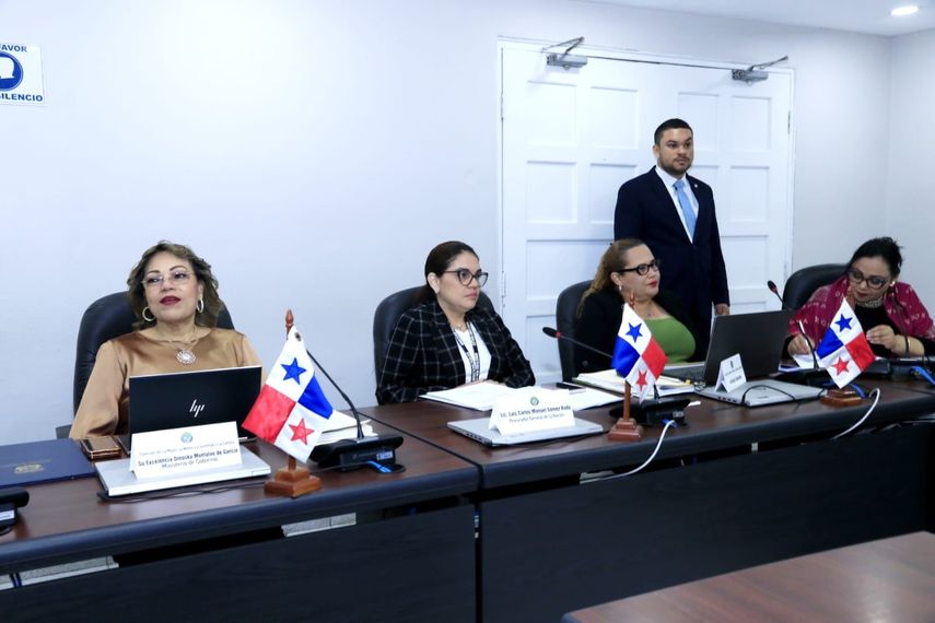 Las comisionadas determinaron la creación de una mesa técnica para realizar las modificaciones a la ley existente de adopción. Las comisionadas determinaron la creación de una mesa técnica para realizar las modificaciones a la ley existente de adopción.