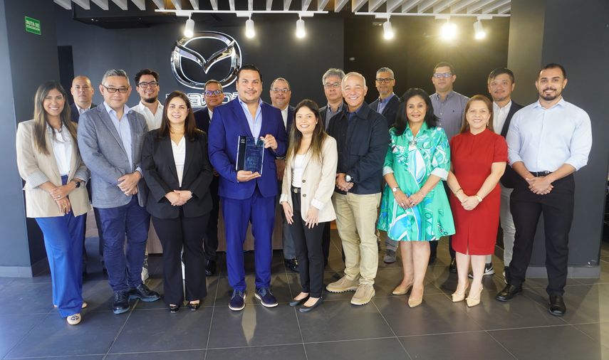 Mazda ha sido reconocida como la tercera marca más confiable en Estados Unidos, según la más reciente encuesta publicada por Consumer Reports, una de las organizaciones más prestigiosas en evaluación independiente de productos y servicios. Mazda ha sido reconocida como la tercera marca más confiable en Estados Unidos, según la más reciente encuesta publicada por Consumer Reports, una de las organizaciones más prestigiosas en evaluación independiente de productos y servicios.