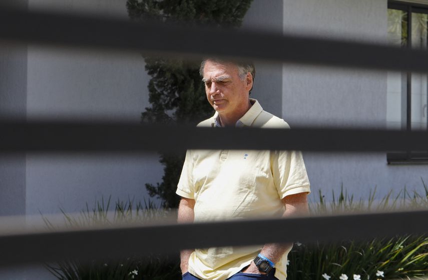 El expresidente brasileño Jair Bolsonaro ingresó este miércoles a un hospital de Brasilia para someterse a una cirugía el jueves