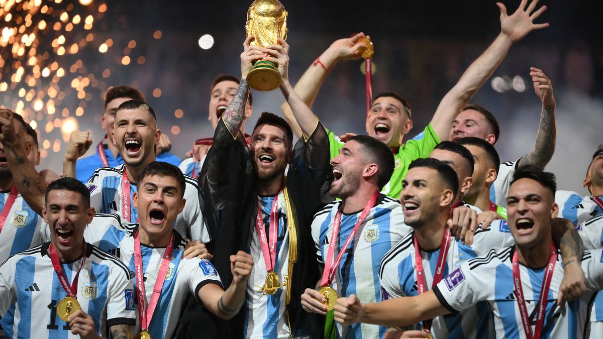 Argentinos ansiosos por la nueva camiseta de la selección con la tercera estrella