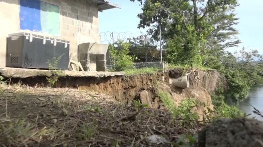 Con las lluvias que están cayendo en David, aumenta el temor de estas familias de que en cualquier momento ocurra una situación lamentable.