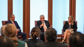 Mulino promete un Panamá abierto a la inversión extranjera durante foro económico en Nueva York